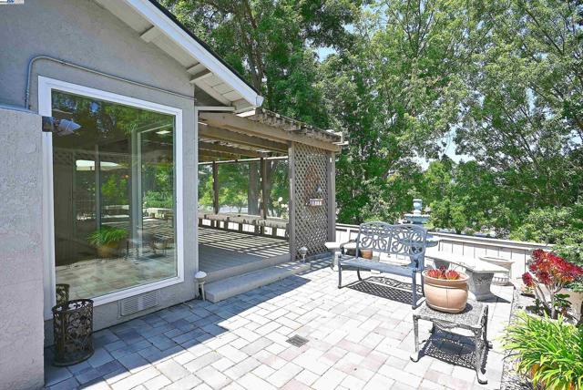 727 Paradise Valley Ct, Danville CA: https://media.crmls.org/mediaz/9a2d3604-9d5d-45b3-8a8a-8d513fbf28a6.jpg
