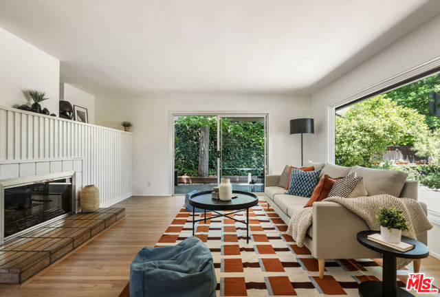 1943 Coolidge Avenue, Altadena CA: https://media.crmls.org/mediaz/9a2d65c0-7e31-4422-bf1e-abacc609eed6.jpg