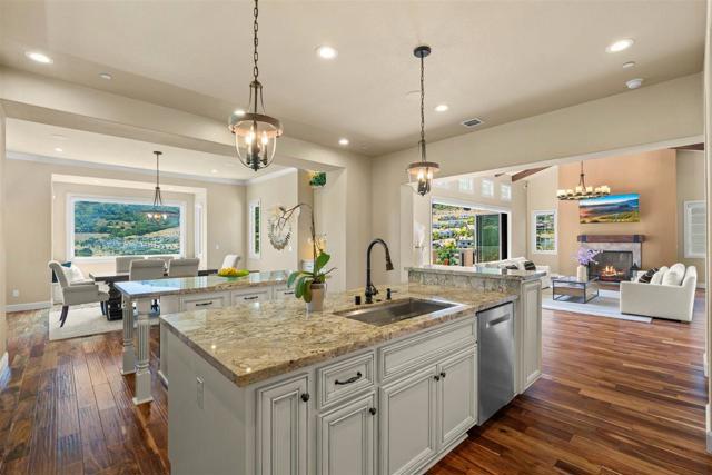 21 Bigleaf Road, Orinda CA: https://media.crmls.org/mediaz/9a2dc504-446d-4acc-8904-41684222b214.jpg