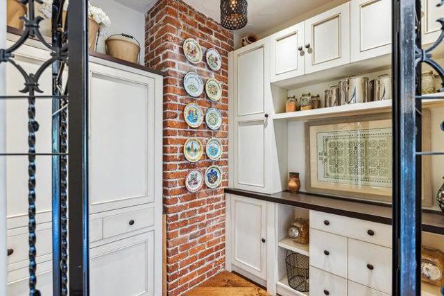 2307 Easton Drive, Burlingame CA: https://media.crmls.org/mediaz/9a2df3e8-befd-47be-8ad5-b3bb2154b6dc.jpg