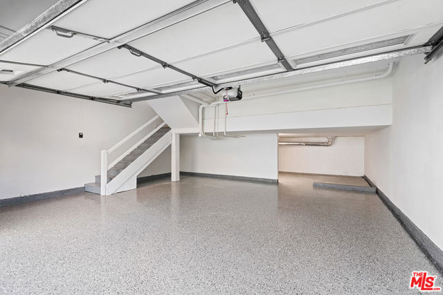 13234 Fiji Way, Marina del Rey CA: https://media.crmls.org/mediaz/9a2f9eab-9acd-4e08-bcd1-594e201e0709.jpg