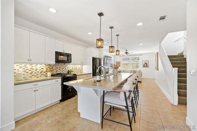 3190 Violet St, San Luis Obispo CA: https://media.crmls.org/mediaz/9a2fb6e9-a23b-4bf3-87bf-6505ada9f453.jpg