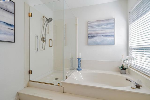 7840 Creekside Dr, Dublin CA: https://media.crmls.org/mediaz/9a2fd438-0fd4-41b8-9d5d-91deaf8a83aa.jpg