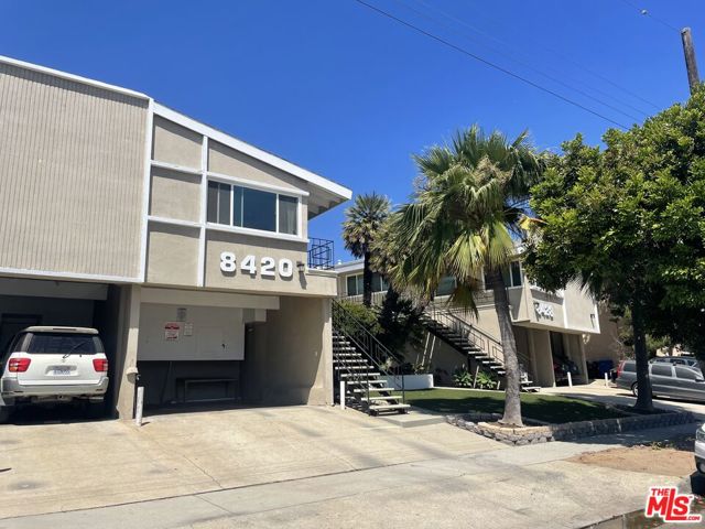 8420 Gulana Avenue, Playa del Rey CA: https://media.crmls.org/mediaz/9a31a528-8992-4f7b-be62-733e30d1f264.jpg