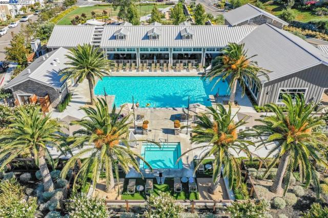 4058 Chalk Hill Way, Dublin CA: https://media.crmls.org/mediaz/9a31b362-bfde-49e5-819f-9f46507ca81a.jpg
