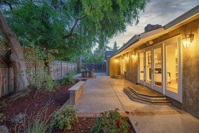 137 Fairmead Lane, Los Gatos CA: https://media.crmls.org/mediaz/9a31c45f-f9fb-4fc9-b56a-d82a5ccf8fbd.jpg