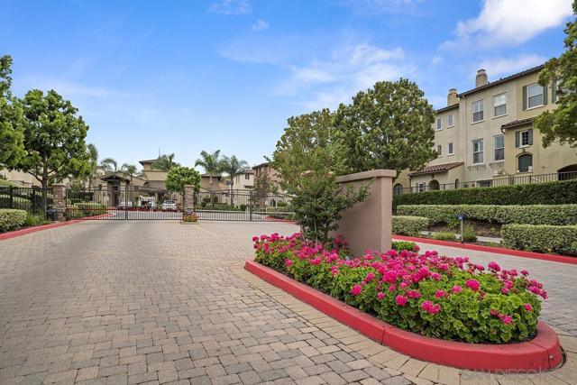 644 Hatfield Dr, San Marcos CA: https://media.crmls.org/mediaz/9a32a1fd-f848-4b83-a2cf-2a69115b45de.jpg