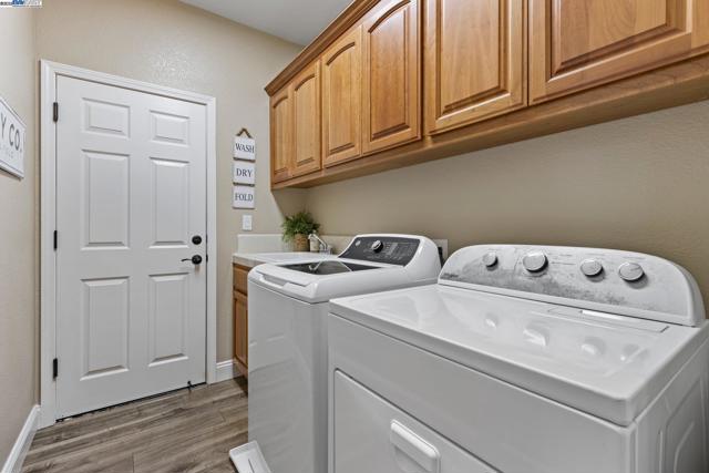 6454 Green Castle Cir, Discovery Bay CA: https://media.crmls.org/mediaz/9a32d2e0-020a-4d9a-b534-e62c42e7c19e.jpg