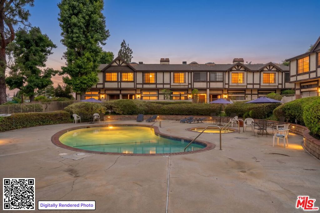 20737 Roscoe Boulevard #704