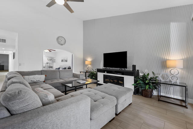 5 Majorca Drive, Rancho Mirage CA: https://media.crmls.org/mediaz/9a338057-7438-494e-b1ba-76f62fb9c346.jpg