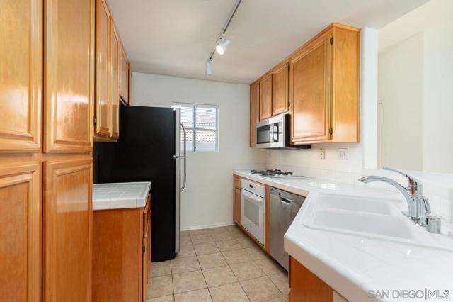 11215 Affinity Ct., San Diego CA: https://media.crmls.org/mediaz/9a345976-0916-4e30-a4ae-e96cea31095e.jpg