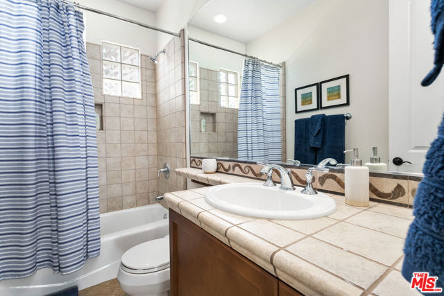 Image 16 of 30 For 78566 Blackstone Court
