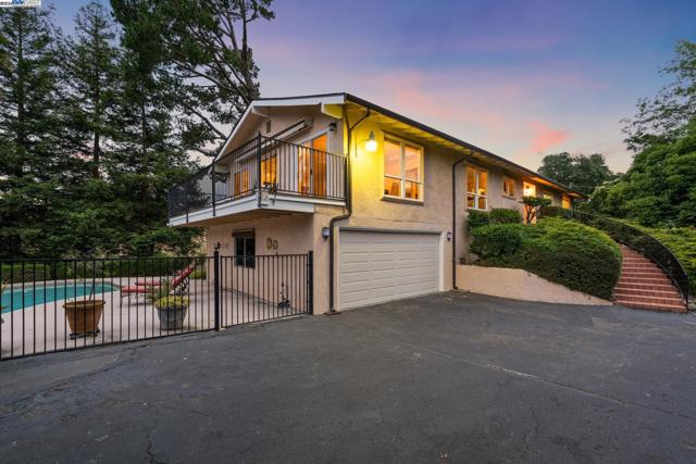375 Montecillo Dr, Walnut Creek CA: https://media.crmls.org/mediaz/9a34cecd-0e34-4b17-8456-713a6167d141.jpg