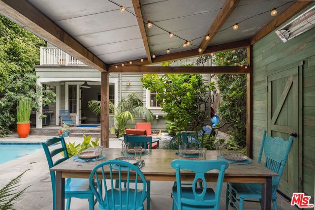 813 Crestmoore Place, Venice CA: https://media.crmls.org/mediaz/9a34f6a1-585f-46e8-89e3-bfc9a03874e7.jpg