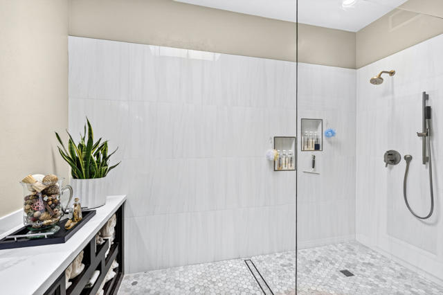 26 Alta Vista, Rancho Mirage CA: https://media.crmls.org/mediaz/9a353cba-188d-4f80-81e4-baf1bde00ac3.jpg