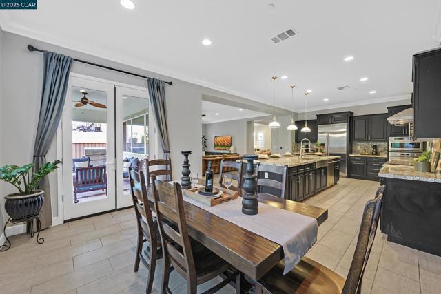 5057 Volterra Ct, Dublin CA: https://media.crmls.org/mediaz/9a354d41-0a39-43c2-945d-e24fd40a3457.jpg