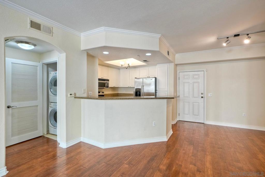 9253 Regents Road - photo 11