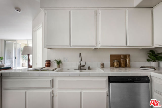 6140 Monterey Road, Los Angeles CA: https://media.crmls.org/mediaz/9a35ccc8-2e99-4fa5-8ac5-d8b39aa702be.jpg