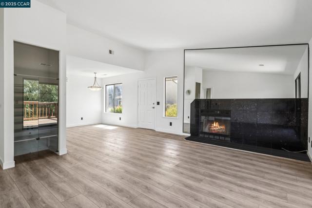 3513 Stone Pl, Antioch CA: https://media.crmls.org/mediaz/9a35cfbc-3bd6-4091-a8c1-46f0a06c01e9.jpg