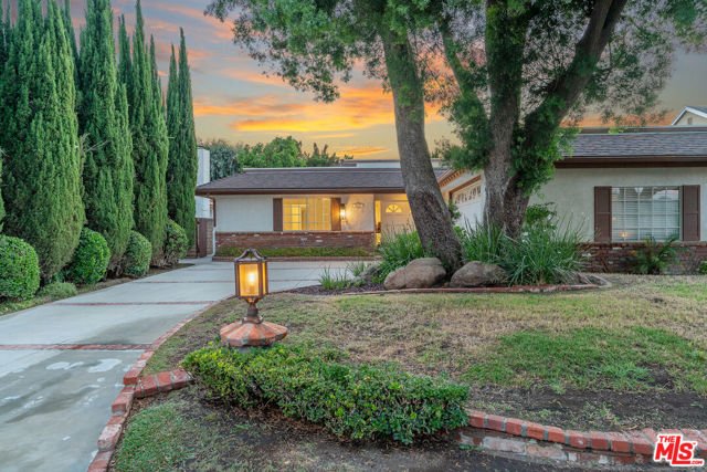 10037 Sunnybrae Avenue, Chatsworth CA: https://media.crmls.org/mediaz/9a360de2-b596-4211-82c4-16f59c8f3f69.jpg
