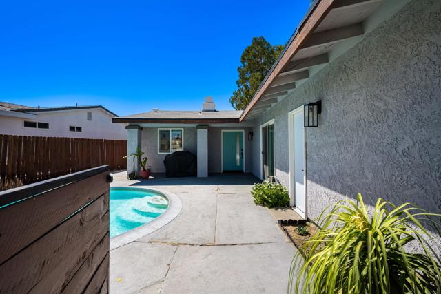 76761 Kentucky Avenue, Palm Desert CA: https://media.crmls.org/mediaz/9a362135-57b1-4c3e-bc97-dec67659ec88.jpg