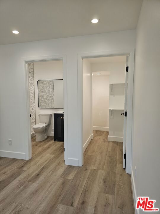 5247 W 9th Street, Los Angeles CA: https://media.crmls.org/mediaz/9a36238b-bdec-43dd-a956-4da0723baf39.jpg