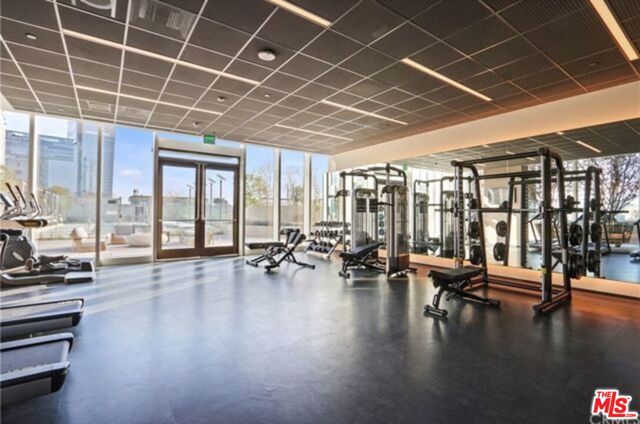 889 Francisco Street, Los Angeles CA: https://media.crmls.org/mediaz/9a37402d-b2f5-44aa-960e-376fec323dfb.jpg