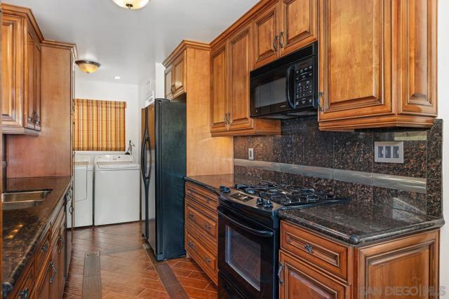 6289 Lake Arago Ave, San Diego CA: https://media.crmls.org/mediaz/9a3793ed-ded7-4267-97b6-789f218e34cc.jpg