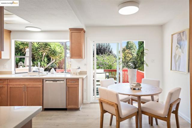 5136 Rain Cloud Dr, Richmond CA: https://media.crmls.org/mediaz/9a37a0ff-7892-4e3c-8551-0bd5f41d56d7.jpg