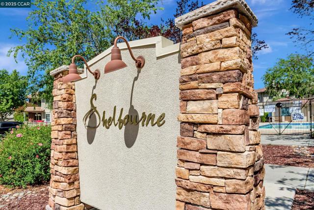 2511 Soren Way, San Ramon CA: https://media.crmls.org/mediaz/9a383b5b-76d9-4e25-b1a9-3bca0d1bf6b1.jpg