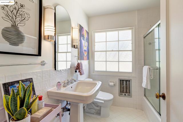 298 Grizzly Peak Blvd, Kensington CA: https://media.crmls.org/mediaz/9a39b312-3bb1-48cc-bb84-5b11db8e4f96.jpg