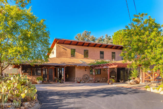 356 E Carlisle Road, Thousand Oaks CA: https://media.crmls.org/mediaz/9a39ef94-13f3-4e93-858c-ac2a8e6d4c2c.jpg