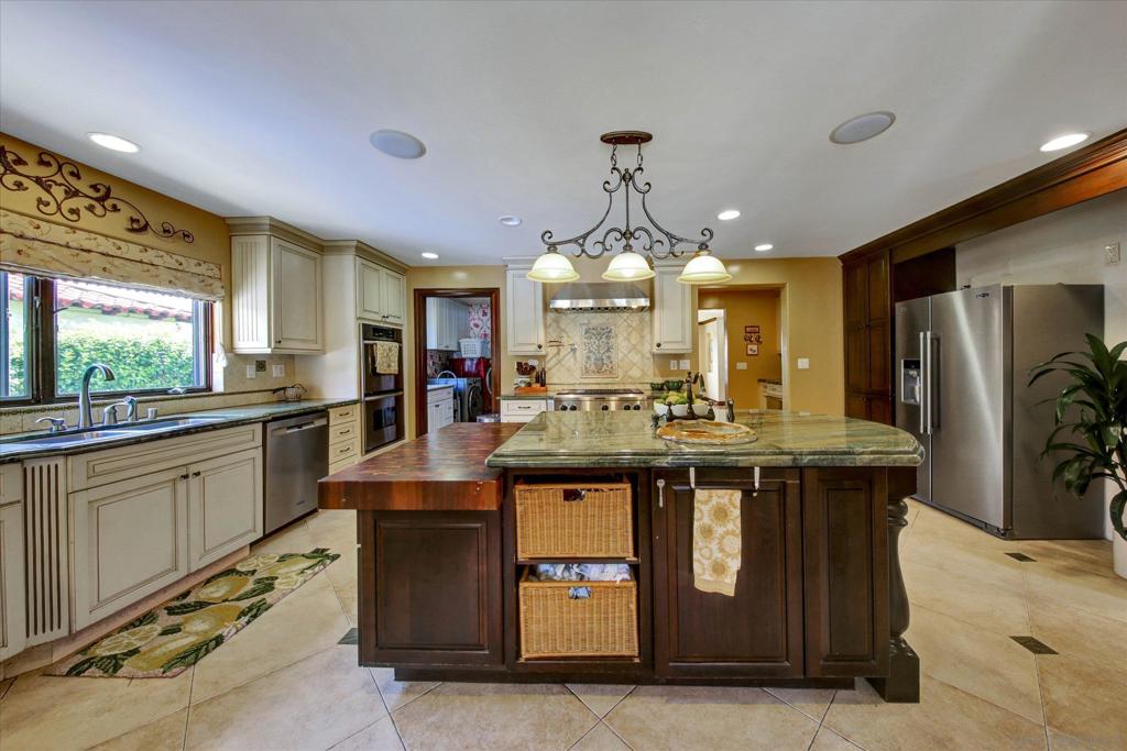 2540 Chatsworth - photo 9