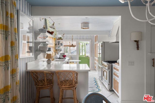 2704 3rd Street, Santa Monica CA: https://media.crmls.org/mediaz/9a3a1f43-8f78-4d92-b85c-ade82b3b25e2.jpg
