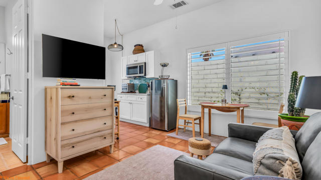77440 Calle Ensenada, La Quinta CA: https://media.crmls.org/mediaz/9a3a26fd-688a-4444-95fe-2d12ae5dea31.jpg