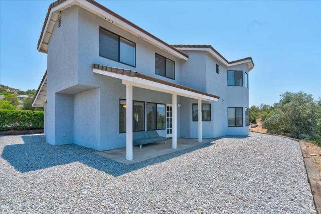 Detail Gallery Image 1 of 43 For 18434 Ramona View Dr, Ramona,  CA 92065 - 4 Beds | 2/1 Baths
