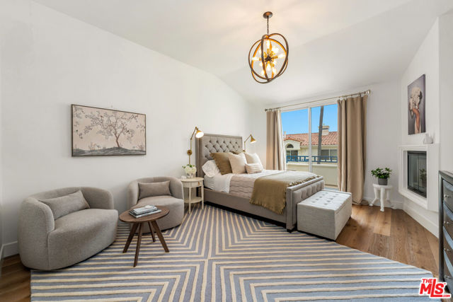 6453 Zuma View Place, Malibu CA: https://media.crmls.org/mediaz/9a3afdd6-3977-4689-814f-2e100273dbd1.jpg