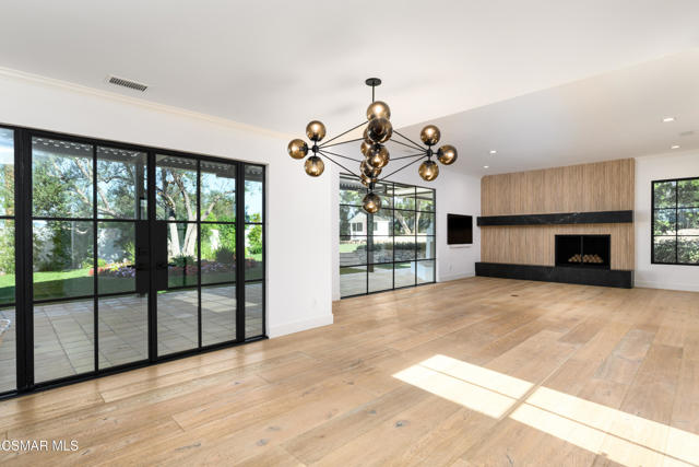 87 Pinecrest Road, Westlake Village CA: https://media.crmls.org/mediaz/9a3afe9a-f206-4ea9-befe-9f8ca3c53ac5.jpg