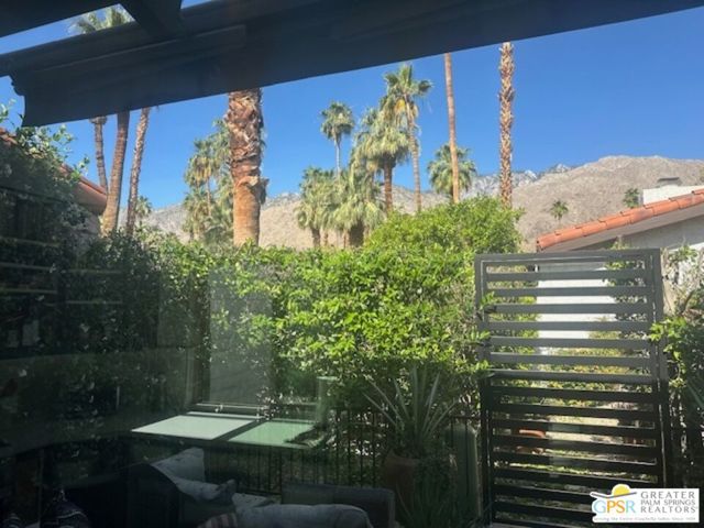 1311 N Primavera Drive, Palm Springs CA: https://media.crmls.org/mediaz/9a3b1c06-dd9a-4383-933f-9096a14ae8b0.jpg