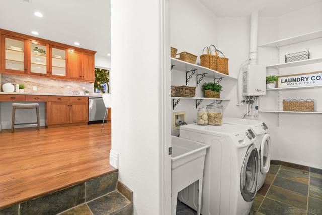 4386 Niagara Ave, San Diego CA: https://media.crmls.org/mediaz/9a3ccb24-bd81-4cf7-a0d5-27f0a9fe8ee3.jpg