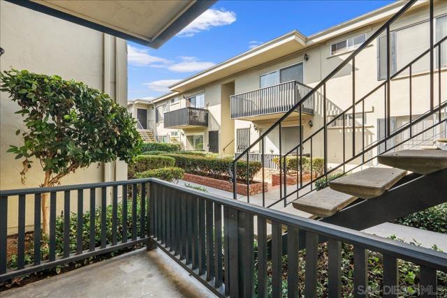 6927 Amherst St, San Diego CA: https://media.crmls.org/mediaz/9a3cd7db-2427-4579-ad8f-173097f76e5b.jpg