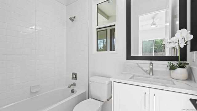 16925 Old Coach Rd, Poway CA: https://media.crmls.org/mediaz/9a3d87d4-2dd9-4f06-9117-858f28bc2953.jpg