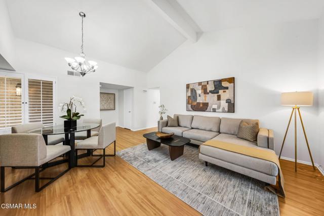 769 Birchpark Circle, Thousand Oaks CA: https://media.crmls.org/mediaz/9a3e0337-8fce-44cc-a799-1acd95c28d34.jpg
