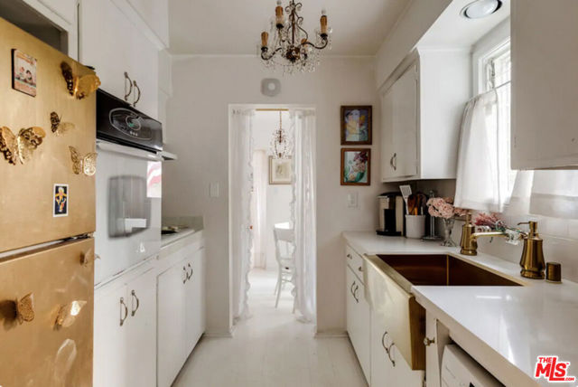 19544 Bowers Drive, Topanga CA: https://media.crmls.org/mediaz/9a3e7aee-c3a7-4790-b780-537446637f21.jpg