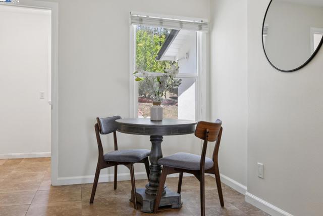 2643 99Th Ave, Oakland CA: https://media.crmls.org/mediaz/9a3e8230-c5f0-481a-93d5-38e6402349d1.jpg