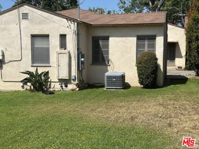 1926 Thayer Avenue, Los Angeles CA: https://media.crmls.org/mediaz/9a3e94bf-d220-4920-918f-4f01752118fe.jpg