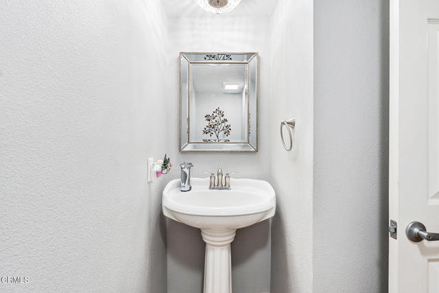 Detail Gallery Image 11 of 27 For 4448 Lubbock Dr #C,  Simi Valley,  CA 93063 - 3 Beds | 2/1 Baths