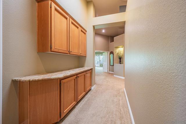 1772 Crescent Knolls Gln, Escondido CA: https://media.crmls.org/mediaz/9a3f8e51-1a62-4fb1-81e9-f99ee4108c65.jpg