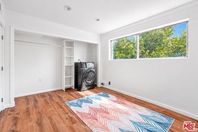 6160 Whitsett Avenue, 10 photo 16