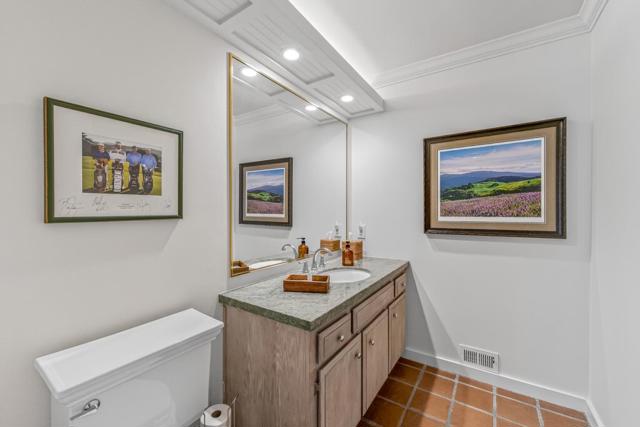 9524 Bay Court, Carmel CA: https://media.crmls.org/mediaz/9a416342-627b-4edb-ba75-ddf71b04cdb9.jpg